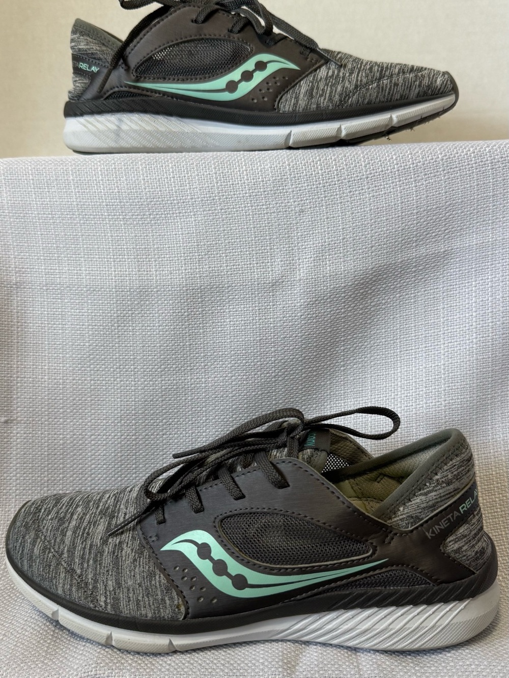 Saucony Men’s Gray and Mint Athletic Running Shoes